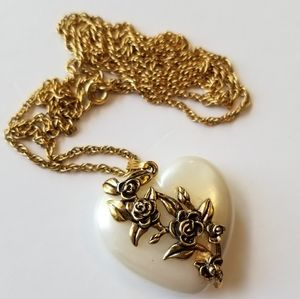 ❗Vintage Mother of Pearl Heart Necklace with Gold Floral Detailing❗